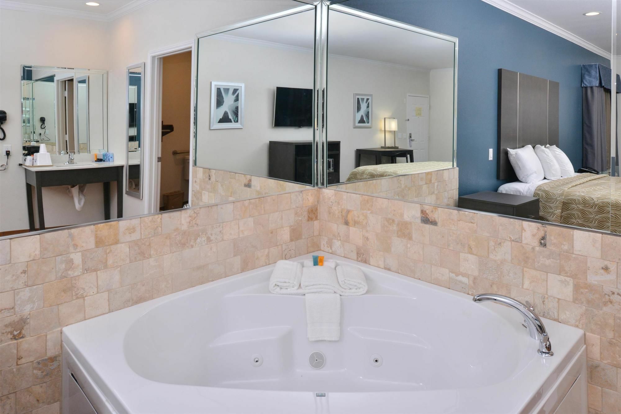 Regency Inn & Suites- Nw Houston Jersey Village エクステリア 写真