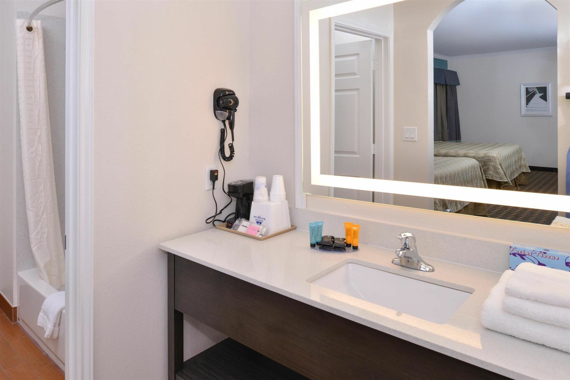 Regency Inn & Suites- Nw Houston Jersey Village エクステリア 写真